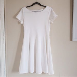 White House Black Market White dress size 6